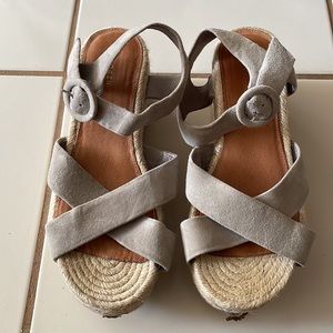 Halogen platform sandal